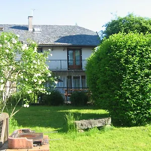 https://les-gites-daveze.hotels-rhonealpes.com