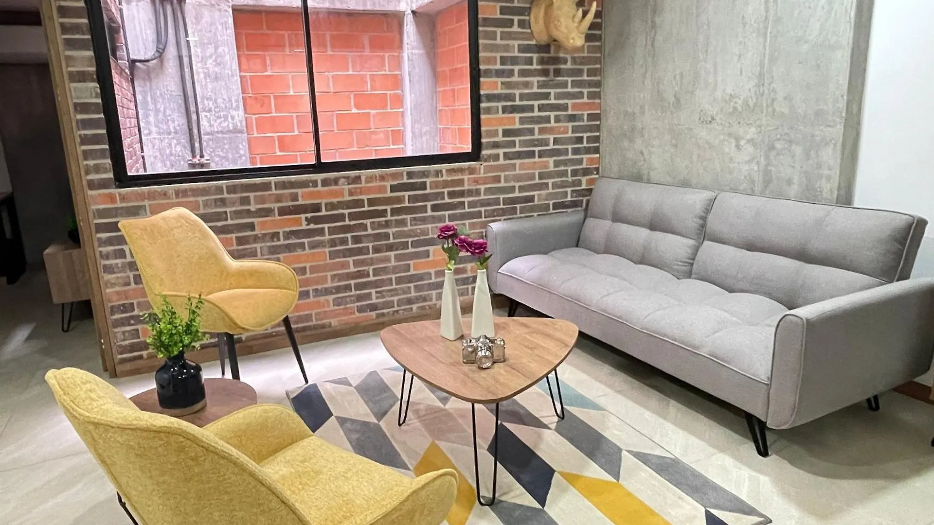 Apartment Housinn Co-Living Fatima En Medellin